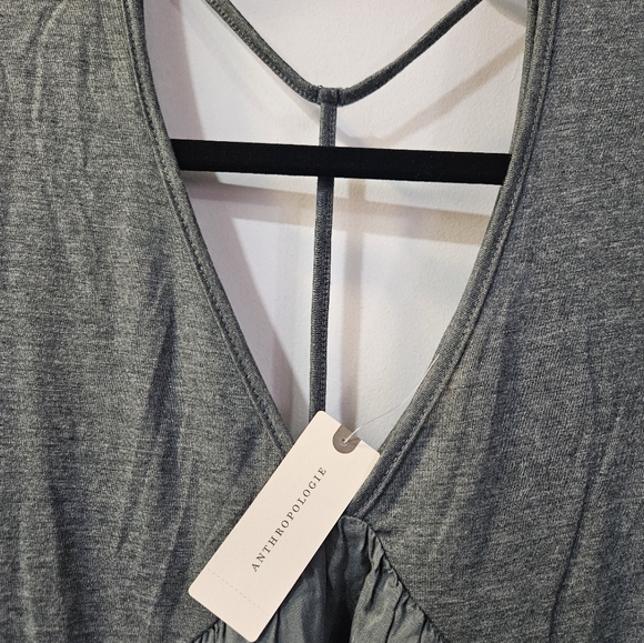 Anthropologie Meadow Rue V-neck blouse, Size M, light olive green/grayish - Picture 5 of 5